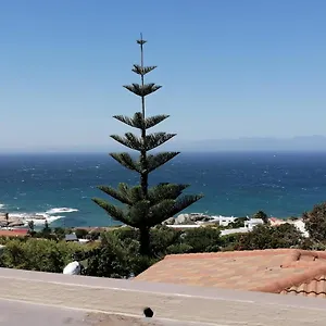 https://froggy-at-the-pond.hotels-capetown.com