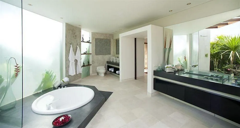 The Layar - Designer Villas And Spa, Chse Certified Seminyak