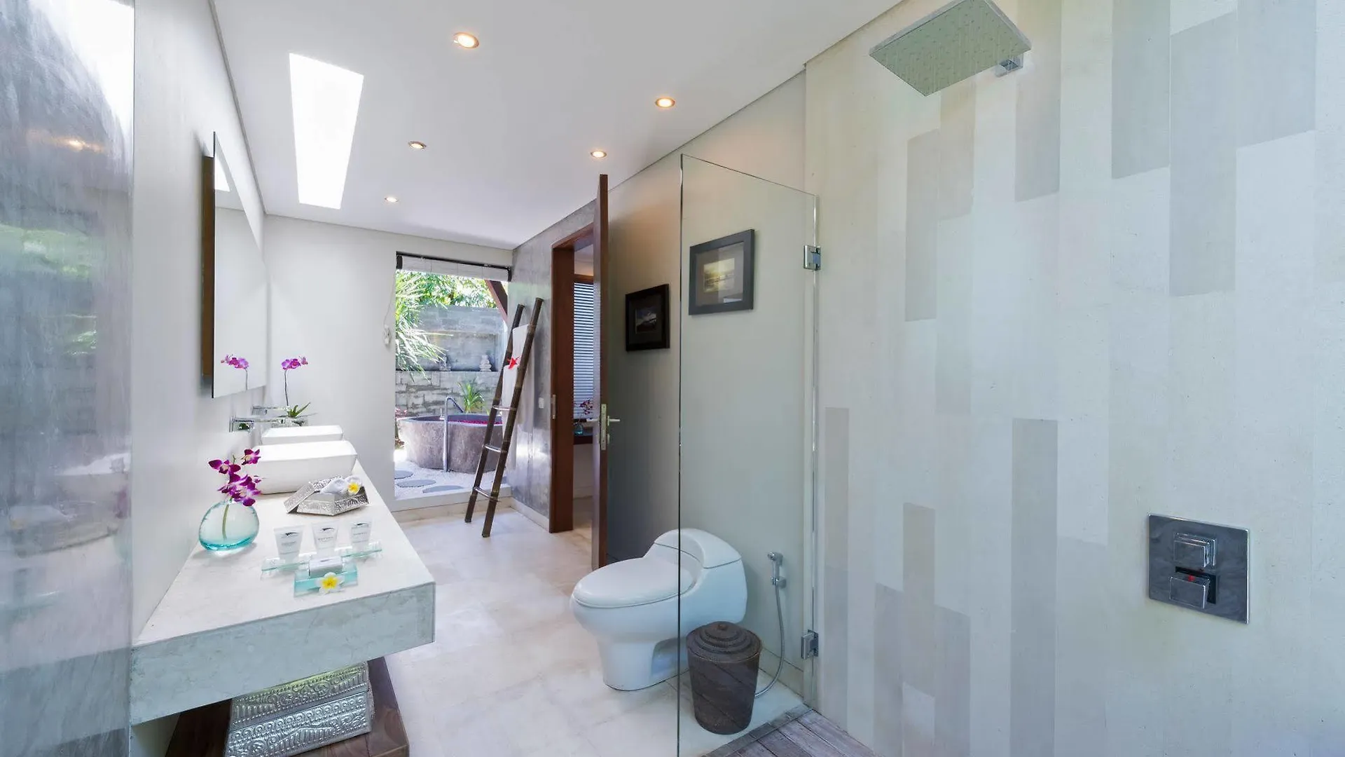 The Layar - Designer Villas And Spa, Chse Certified Seminyak